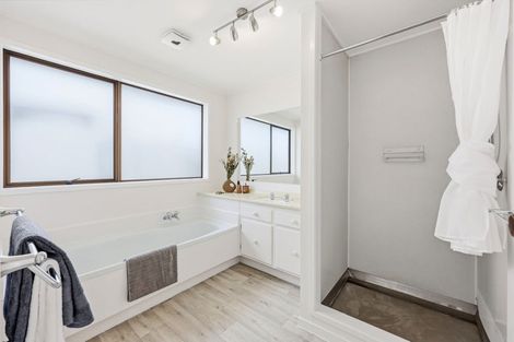 Photo of property in 178 Prince Regent Drive, Farm Cove, Auckland, 2012