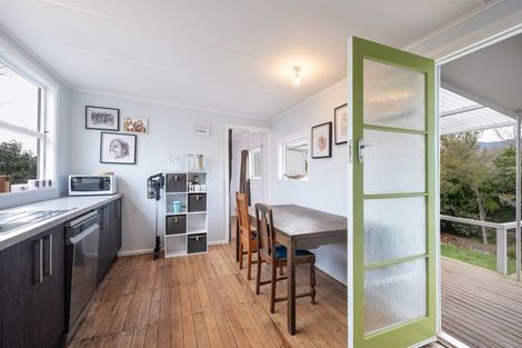 Photo of property in 17 Martin Street, Monaco, Nelson, 7011
