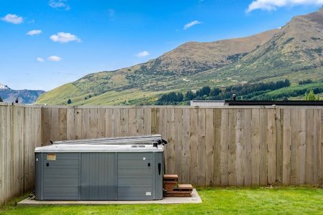 Photo of property in 3 Wheat Street, Jacks Point, Queenstown, 9371