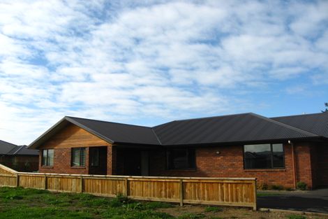 Photo of property in 11 Kura Place, Mosgiel, 9024