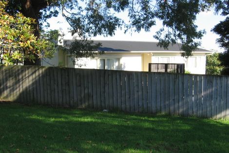 Photo of property in 1/446 East Coast Road, Windsor Park, Auckland, 0630