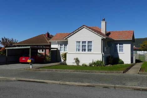 Photo of property in 1 Edinburgh Street, Waimate, 7924