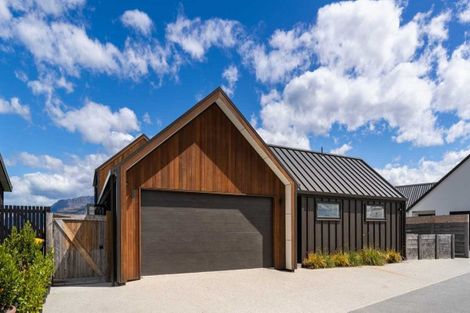 Photo of property in 28 Myles Way, Lower Shotover, Queenstown, 9304