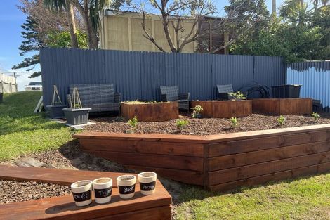 Photo of property in 16a Hall Place, Foxton Beach, Foxton, 4815