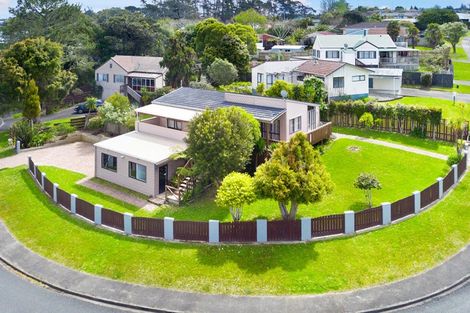 Photo of property in 61 Anich Road, Massey, Auckland, 0614