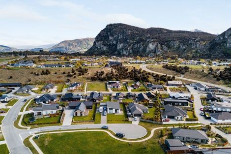 Photo of property in 3 Pepperwood Green, Albert Town, Wanaka, 9305