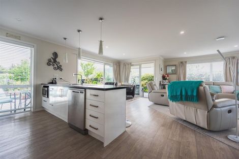 Photo of property in 19 Eric Batchelor Place, Waimate, 7924