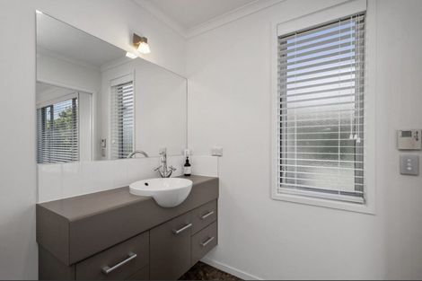 Photo of property in 26 Montgomery Crescent, Kinloch, Taupo, 3377