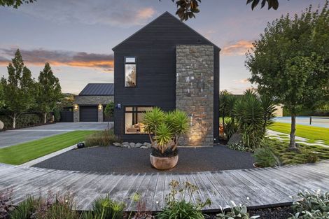 Photo of property in 18 Quarters Place, Halswell, Christchurch, 8025