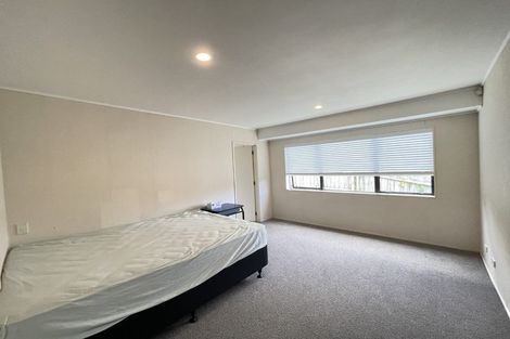 Photo of property in 12 John Brooke Crescent, East Tamaki Heights, Auckland, 2016