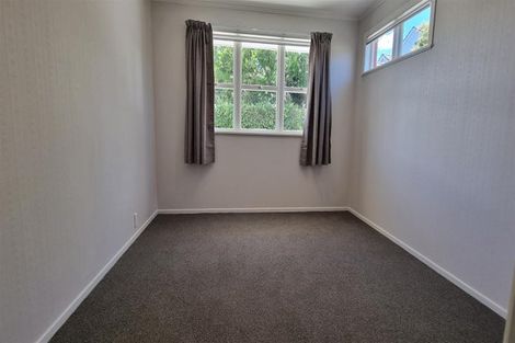 Photo of property in 1/105 Te Atatu Road, Te Atatu South, Auckland, 0610