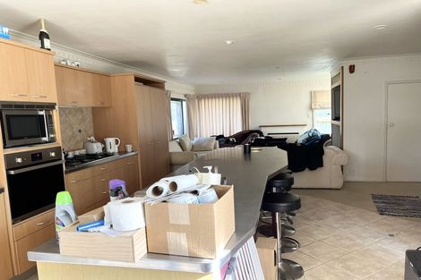 Photo of property in 116 Tiraumea Drive, Pakuranga, Auckland, 2010