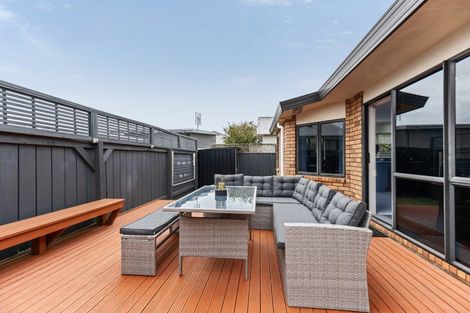 Photo of property in 2/213 Coronation Avenue, Welbourn, New Plymouth, 4310