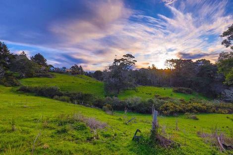 Photo of property in 36 Sapperton Drive, Henderson, Auckland, 0612