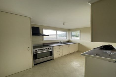 Photo of property in 28 Hinton Place, Weymouth, Auckland, 2103