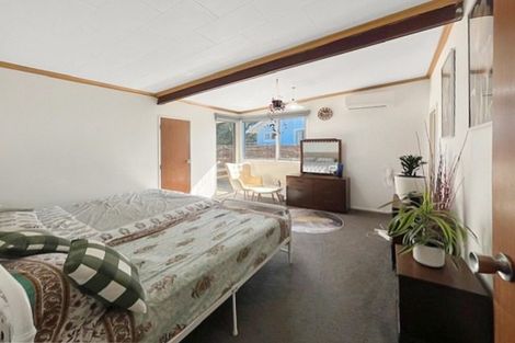 Photo of property in 8 Kimberley Grove, Westbrook, Palmerston North, 4412