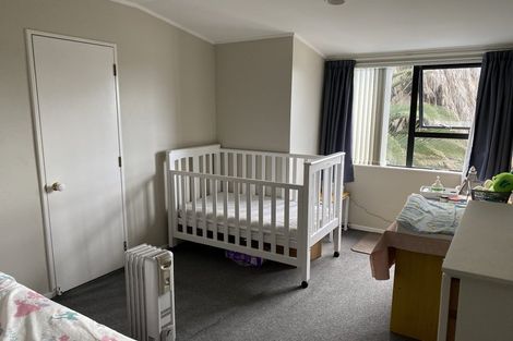 Photo of property in 1/4 Avalon Place, Glenfield, Auckland, 0629