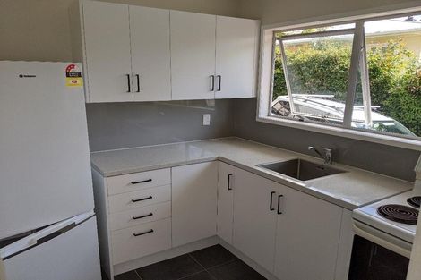 Photo of property in 2/13 Dolbear Street, Titirangi, Auckland, 0604