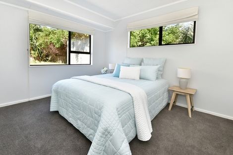 Photo of property in 3b Royalty Rise, Red Beach, 0932