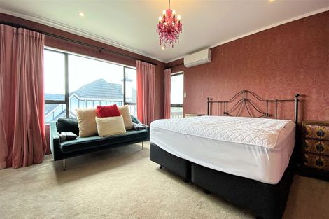 Photo of property in 16 Cherub Place, West Harbour, Auckland, 0618