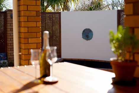 Photo of property in 2 Burgundy Park Avenue, Henderson, Auckland, 0612