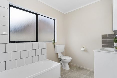 Photo of property in 5b James Cook Drive, Welcome Bay, Tauranga, 3112