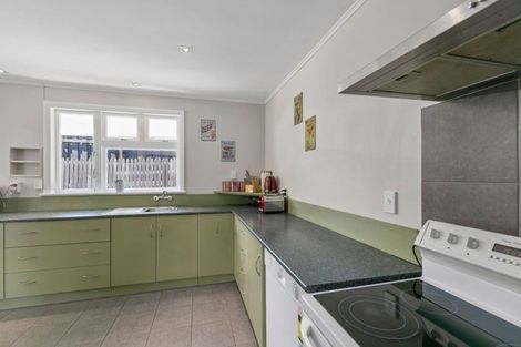 Photo of property in 76a Newlands Road, Newlands, Wellington, 6037