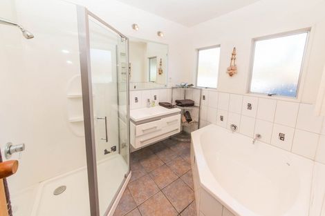 Photo of property in 114 Napier Road, Havelock North, 4130