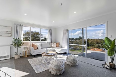 Photo of property in 7c Fairview Place, Westown, New Plymouth, 4310