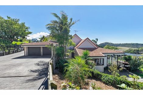 Photo of property in 115 Hillcrest Road, Hatfields Beach, Orewa, 0931
