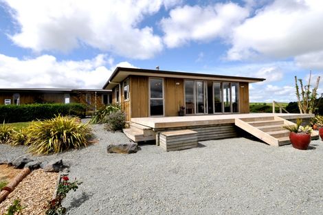 Photo of property in 301 Ranganui Road, Kaiwaka, 0573