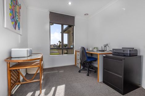 Photo of property in 60 Easton Way, Levin, 5510