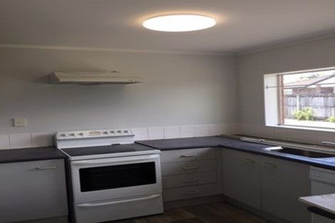 Photo of property in 2/46 West Fairway, Golflands, Auckland, 2013