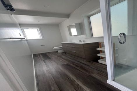 Photo of property in 17 Scarborough Terrace, Mount Victoria, Wellington, 6011