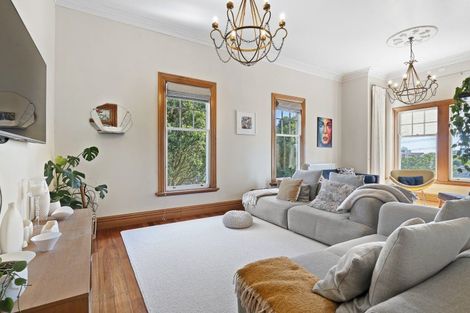 Photo of property in 62 Gilbert Street, New Plymouth, 4310