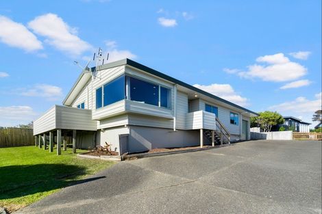 Photo of property in 19 Tiri Road, Manly, Whangaparaoa, 0930