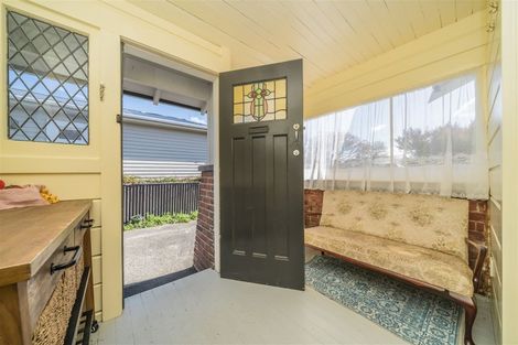 Photo of property in 34 Argyle Avenue, Takaro, Palmerston North, 4410