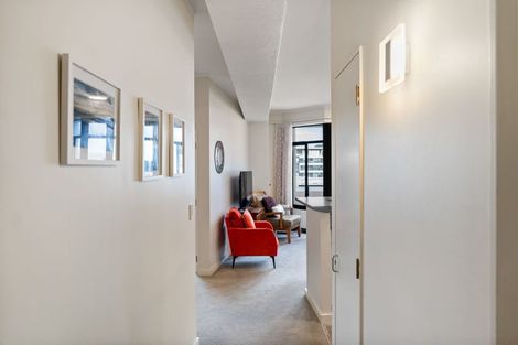 Photo of property in 17 Kent Terrace - Kent Apartments, 5c/16 Kent Terrace, Mount Victoria, Wellington, 6011