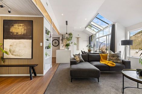 Photo of property in 12 Mackinnon Terrace, Sunshine Bay, Queenstown, 9300