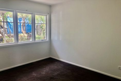 Photo of property in 40 Flanshaw Road, Te Atatu South, Auckland, 0610