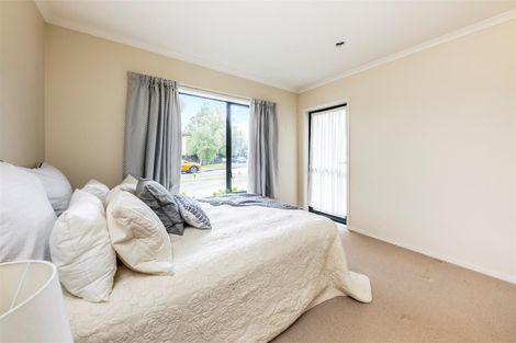 Photo of property in 2 Cuthill Close, Albany, Auckland, 0632