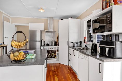 Photo of property in 8 Pacey Avenue, Hawera, 4610