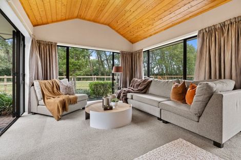 Photo of property in 419 Clevedon-takanini Road, Clevedon, 2582