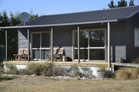 Photo of property in 1 Campbell Drive, Martinborough, 5711