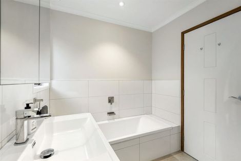 Photo of property in 1 Cranston Street, Torbay, Auckland, 0632
