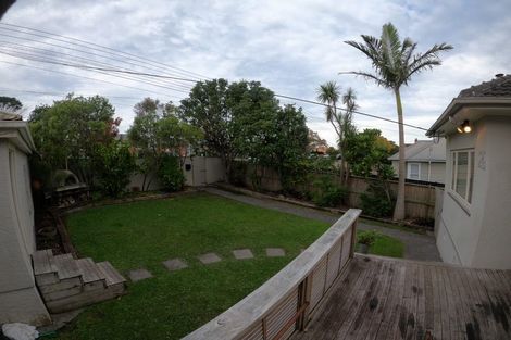 Photo of property in 2/26 Dallinghoe Crescent, Milford, Auckland, 0620