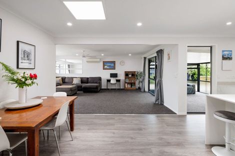 Photo of property in 6 Limousin Place, Grandview Heights, Hamilton, 3200