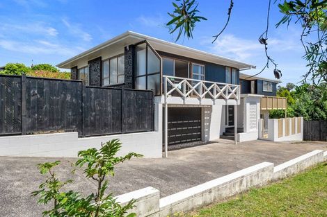 Photo of property in 68 Weatherly Road, Torbay, Auckland, 0630