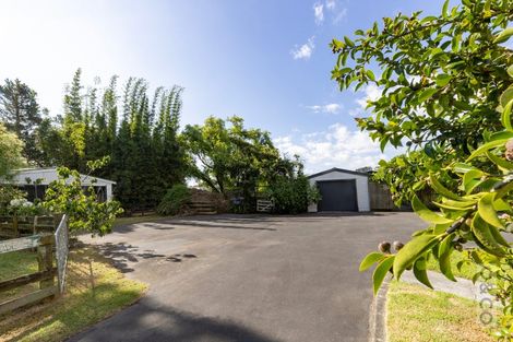Photo of property in 76 Awaroa Road, Helensville, 0800