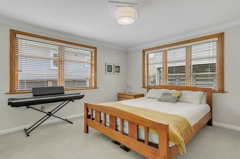 Photo of property in 34 Lincoln Avenue, Tawa, Wellington, 5028